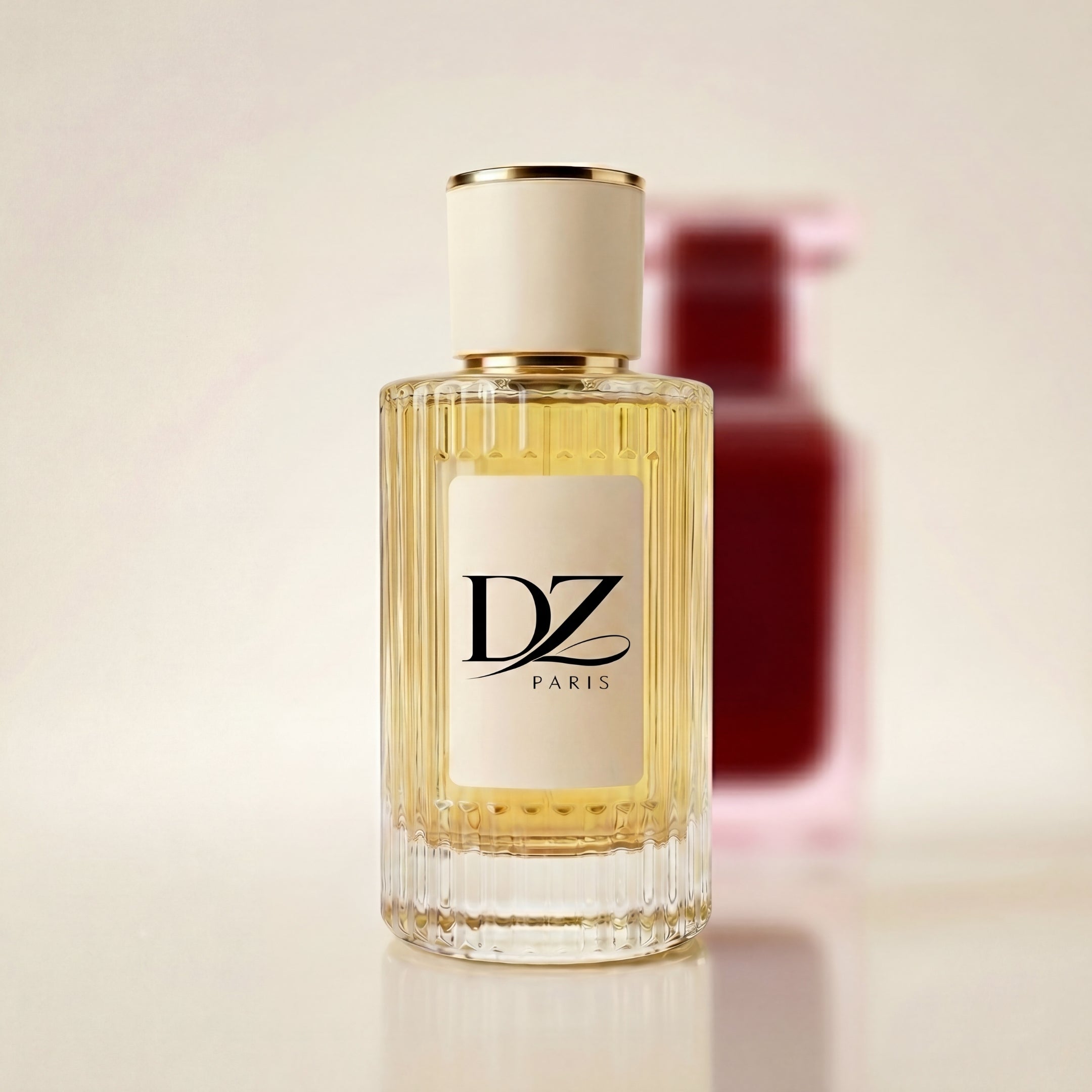 DZ U1 Cherry Kiss Extrait de Parfum mit rotem Flakon und blumigem Stillleben, zeigt eleganten Parfüm-Design.