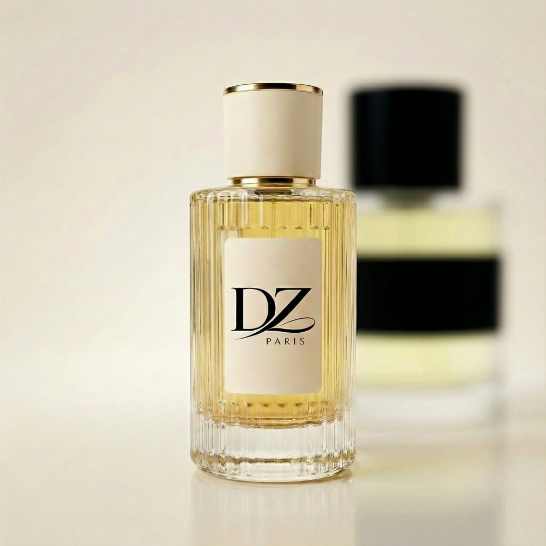 DZ W92 "Girls Portrait" Extrait de Parfum Flakon mit stilvoller Gestaltung und eleganter Duftvase auf weißem Hintergrund