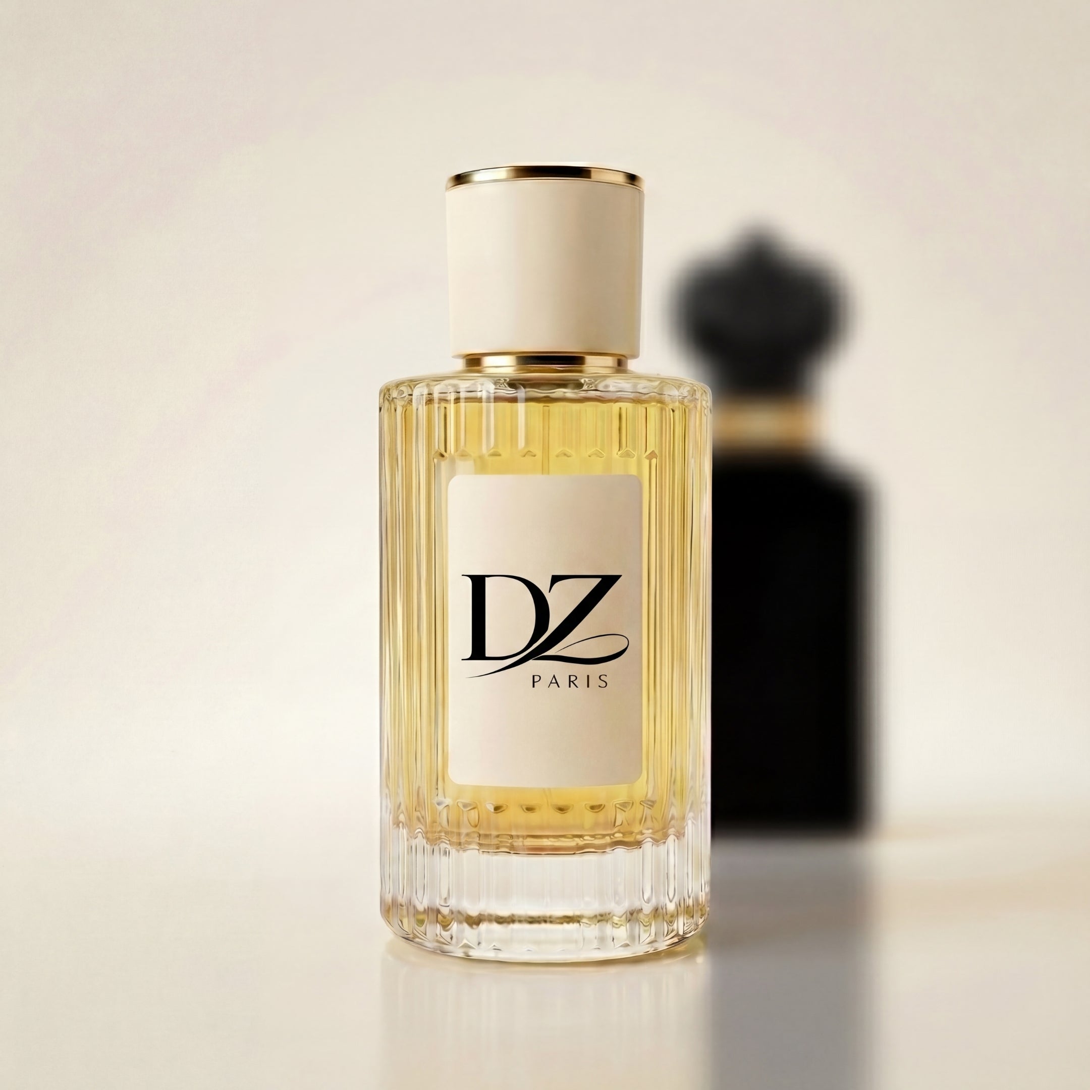 DZ U8 "Golden Amber" Extrait de Parfum Flakon mit goldenem Amber-Design, elegant Parfümflasche auf hellem Hintergrund