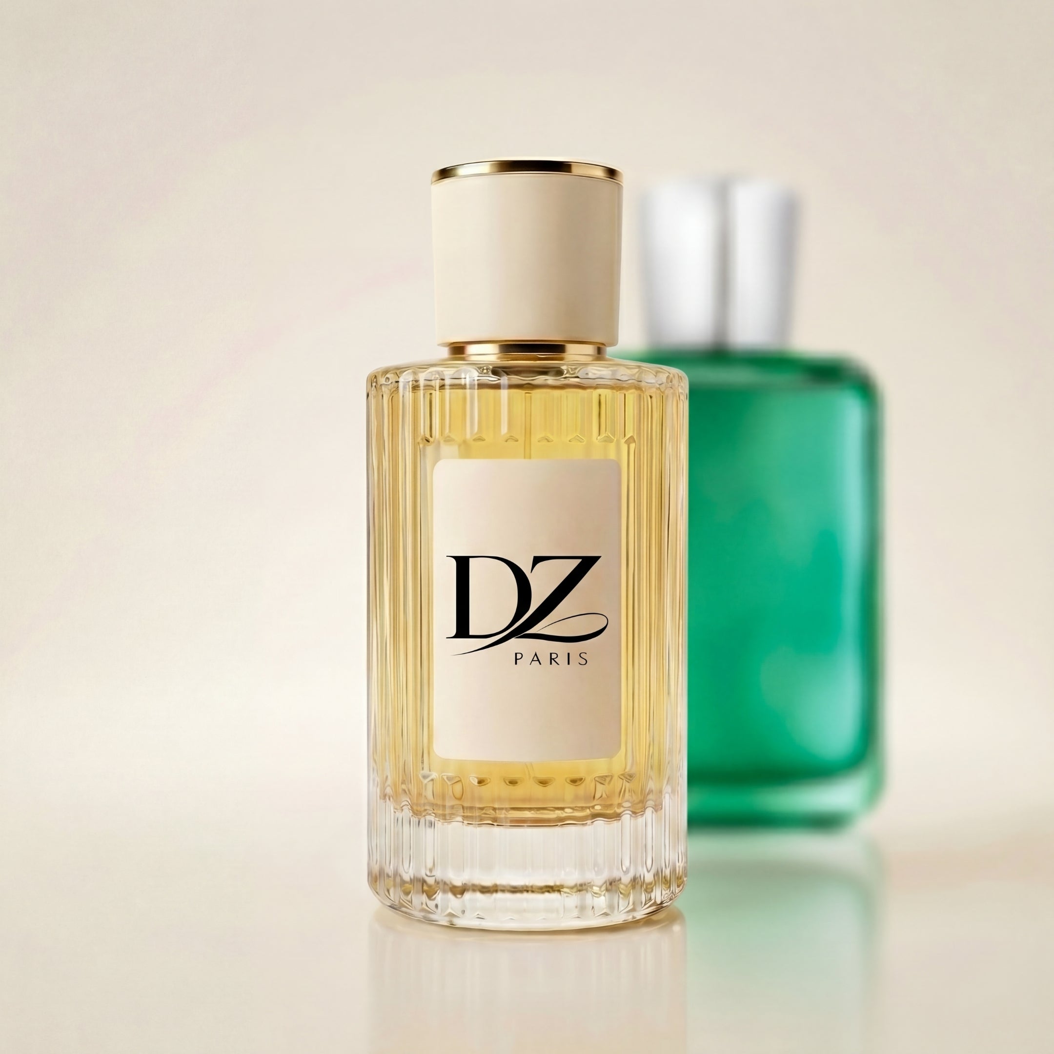 Extrait de Parfum U49 "Greyaan" von DZ in einem eleganten Flakon, stilvolles Stillleben mit Parfümflasche.
