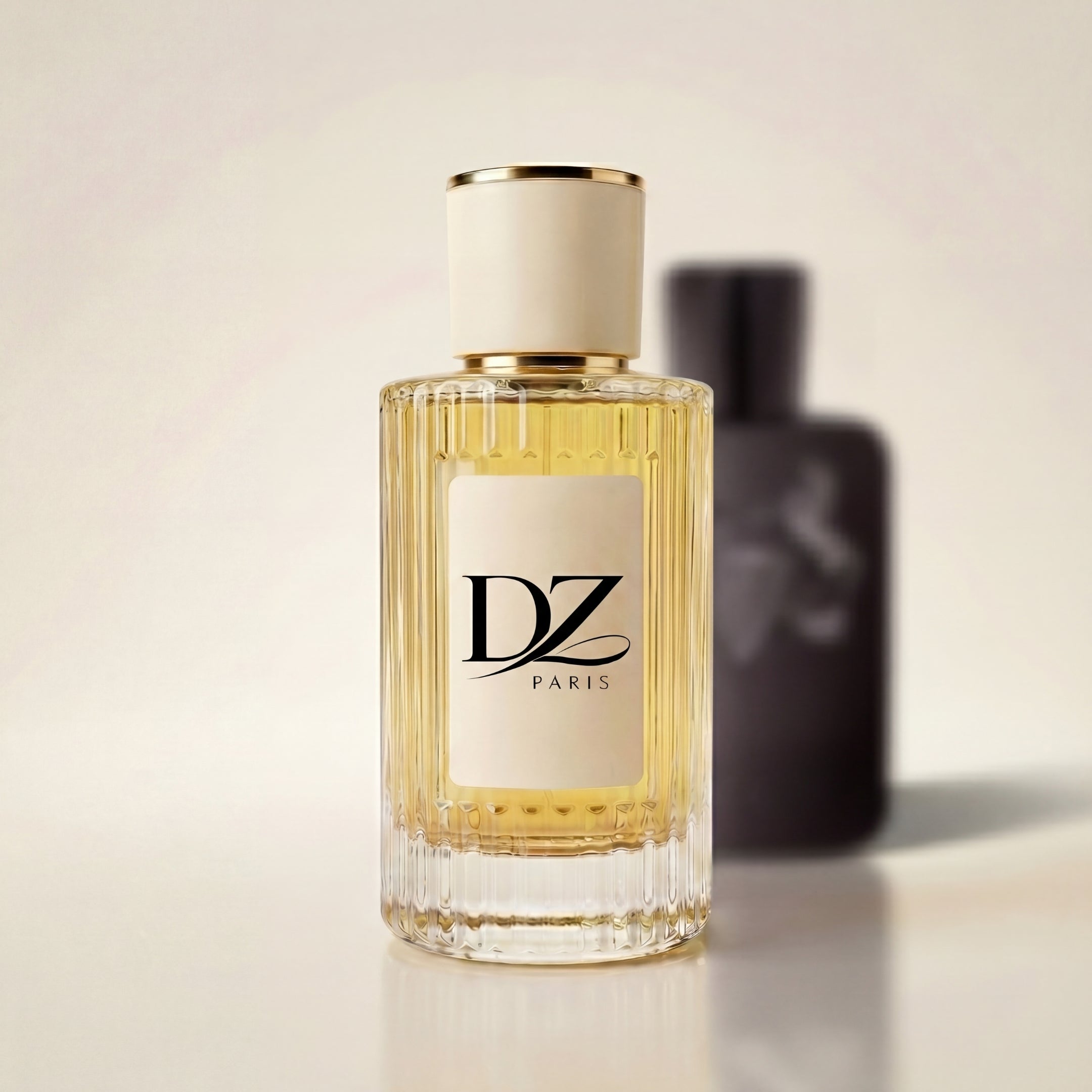 DZ Harrodise Extrait de Parfum Flakon auf Stillleben, elegantes Parfüm mit 40% Duftkonzentrat in einer stilvollen Flasche