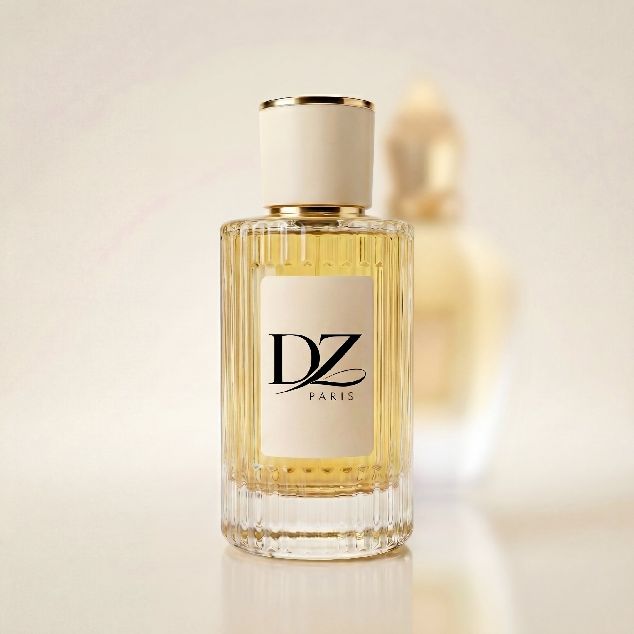 DZ U5 Naxora Parfümflakon mit eleganter Gestaltung und stilvollem Stillleben, Extrait de Parfum 40% von DZ Paris.
