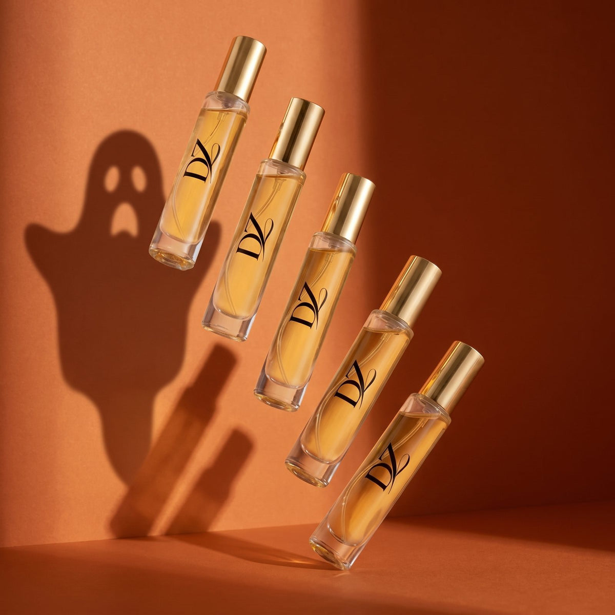 Halloween Bundle 3+2: fünf DZ Paris Extrait de Parfum Flakons à 15 ml mit Geist-Schatten